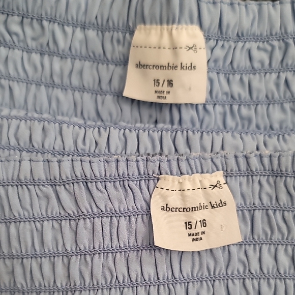 Abercrombie Kids Blue w White Florals Smocked Set - Picture 2 of 12